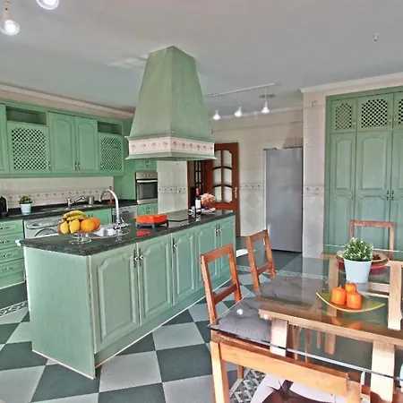 Villa Tess Paradise *