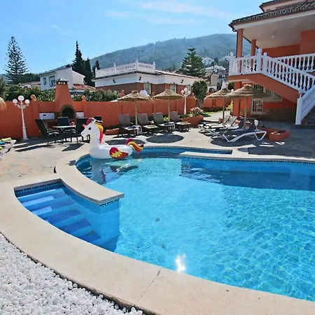 Tess Paradise Villa *